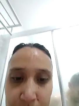 Snapshot of Esmeralda333 chatting on 02-05-26, 02:33 Esmeralda333 online show from 02-05-26, 02:33