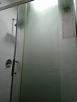 Snapshot of Esmeralda333 chatting on 02-15-26, 01:41 Esmeralda333 online show from 02-15-26, 01:41