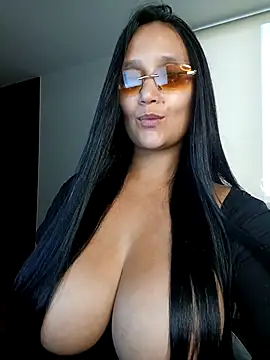 Snapshot of Esmeralda333 chatting on 03-10-26, 08:25 Esmeralda333 online show from 03-10-26, 08:25