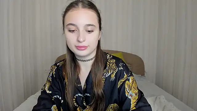 Snapshot of Daria_de_luxe chatting on 10-09-25, 02:04 Daria de luxe online show from 10-09-25, 02:04
