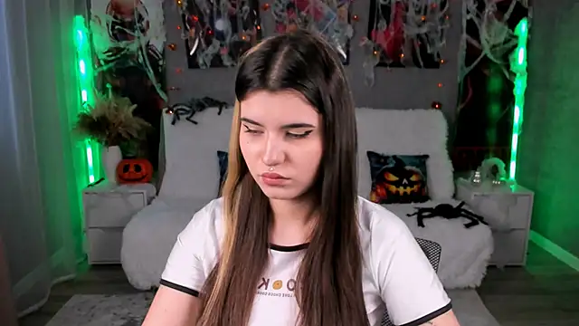 AnoraDark online show from 10-19-25, 12:28