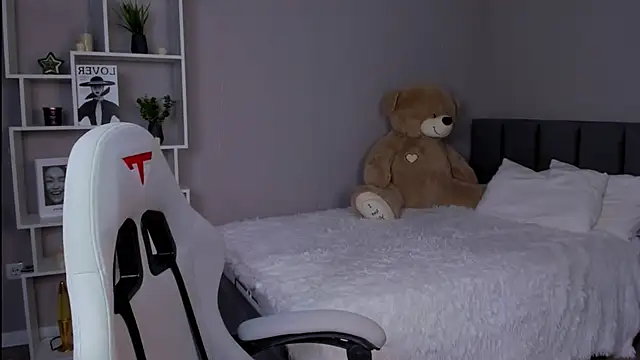 AnoraDark online show from 04-22-26, 02:29