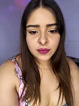 Snapshot of Nahomy_cm chatting on 10-09-25, 08:40 Nahomy cm online show from 10-09-25, 08:40