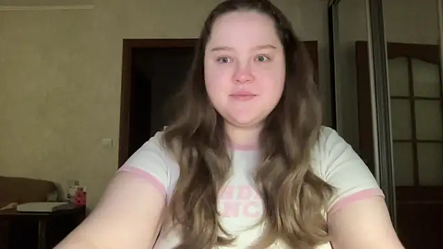 Snapshot of Alice898 chatting on 10-22-25, 04:13 Alice898 online show from 10-22-25, 04:13