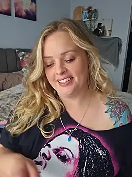 Snapshot of Bridgette03 chatting on 09-29-25, 03:00 Bridgette03 online show from 09-29-25, 03:00