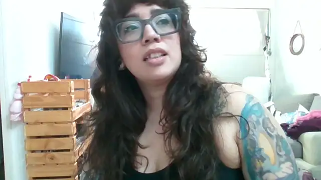 Snapshot of GypsyMamacita chatting on 09-16-25, 05:58 GypsyMamacita online show from 09-16-25, 05:58