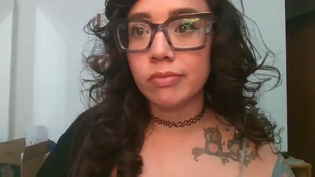 Snapshot of GypsyMamacita chatting on 10-08-25, 02:58 GypsyMamacita online show from 10-08-25, 02:58