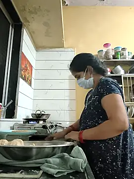 Snapshot of Gk_99999 chatting on 01-08-26, 02:03 Gk 99999 online show from 01-08-26, 02:03