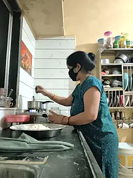 Snapshot of Gk_99999 chatting on 02-01-26, 01:15 Gk 99999 online show from 02-01-26, 01:15