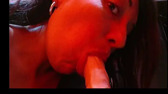 Snapshot of LITACAM chatting on 11-21-25, 04:27 LITACAM online show from 11-21-25, 04:27