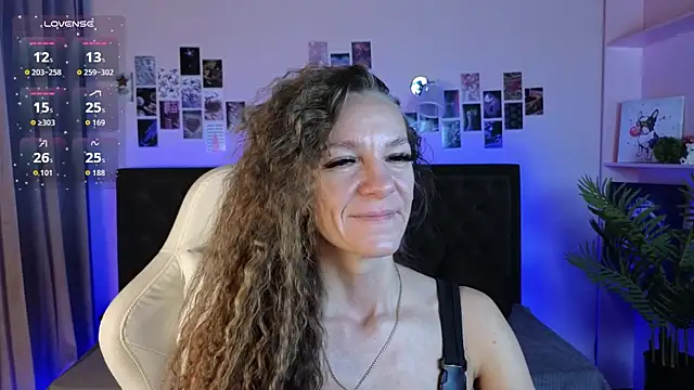 Jesica mooon online show from 10-17-25, 01:31