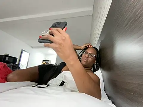 Snapshot of KANDIS864 chatting on 02-10-26, 04:49 KANDIS864 online show from 02-10-26, 04:49