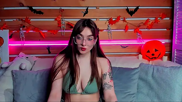 Emily Tylerr online show from 11-05-25, 08:14