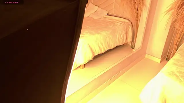 amy miller1 online show from 11-21-25, 08:40