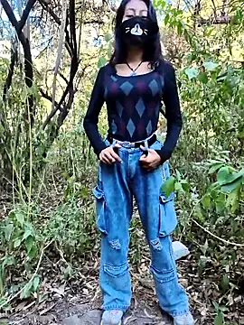 Snapshot of NaughtyMiuw chatting on 05-30-26, 07:11 NaughtyMiuw online show from 05-30-26, 07:11