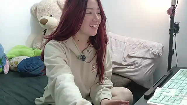 Snapshot of lunnaa_ chatting on 01-09-26, 02:03 lunnaa online show from 01-09-26, 02:03