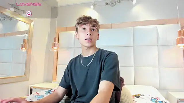 Twinkie Hung online show from 09-20-25, 09:49