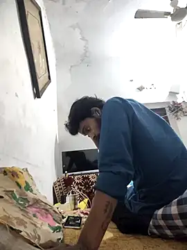 Snapshot of yashuuuu021 chatting on 10-29-25, 04:53 yashuuuu021 online show from 10-29-25, 04:53