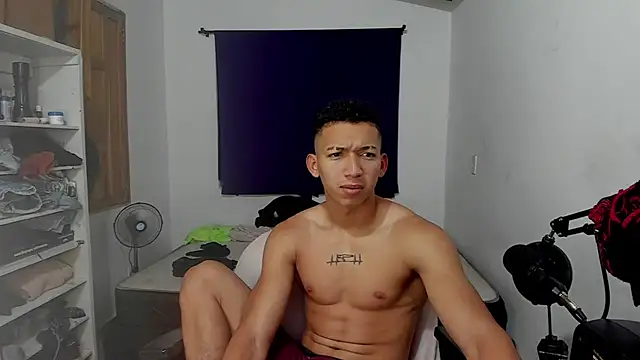 Snapshot of JuanchiT66 chatting on 09-12-25, 04:56 JuanchiT66 online show from 09-12-25, 04:56