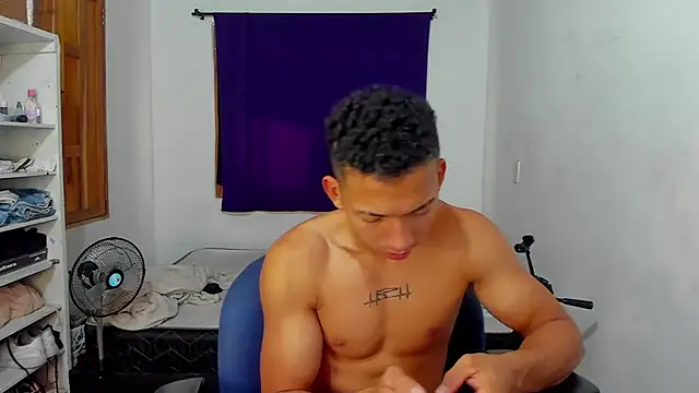 Snapshot of JuanchiT66 chatting on 10-19-25, 07:36 JuanchiT66 online show from 10-19-25, 07:36