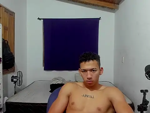 Snapshot of JuanchiT66 chatting on 10-26-25, 05:35 JuanchiT66 online show from 10-26-25, 05:35