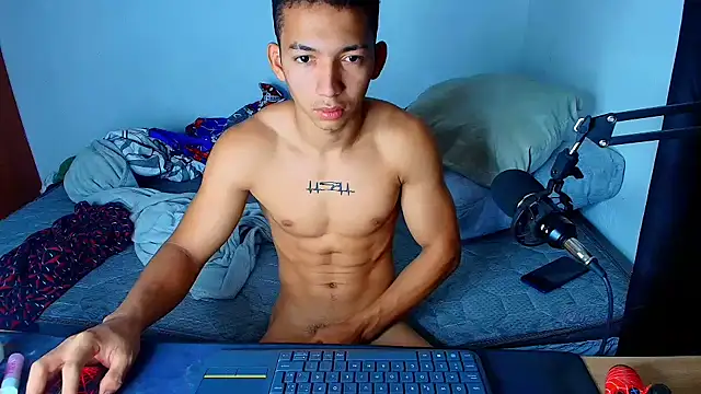 Snapshot of JuanchiT66 chatting on 11-18-25, 03:38 JuanchiT66 online show from 11-18-25, 03:38