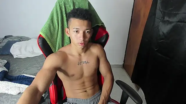 Snapshot of JuanchiT66 chatting on 02-25-26, 01:04 JuanchiT66 online show from 02-25-26, 01:04