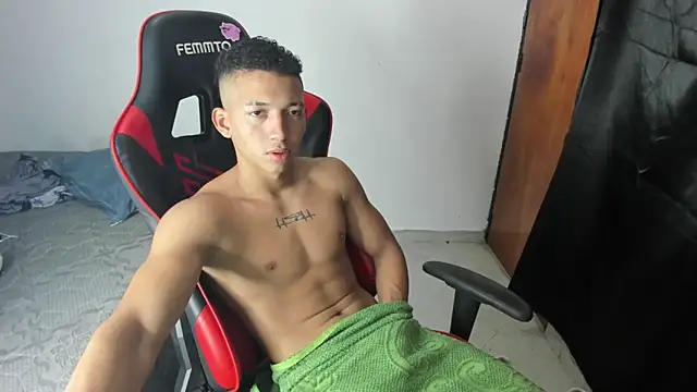 Snapshot of JuanchiT66 chatting on 03-07-26, 12:07 JuanchiT66 online show from 03-07-26, 12:07