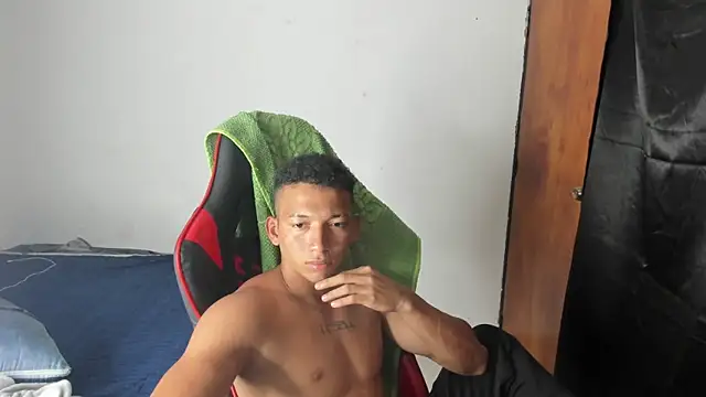 Snapshot of JuanchiT66 chatting on 03-15-26, 03:34 JuanchiT66 online show from 03-15-26, 03:34