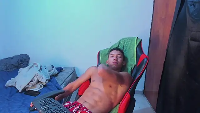 Snapshot of JuanchiT66 chatting on 05-29-26, 01:42 JuanchiT66 online show from 05-29-26, 01:42