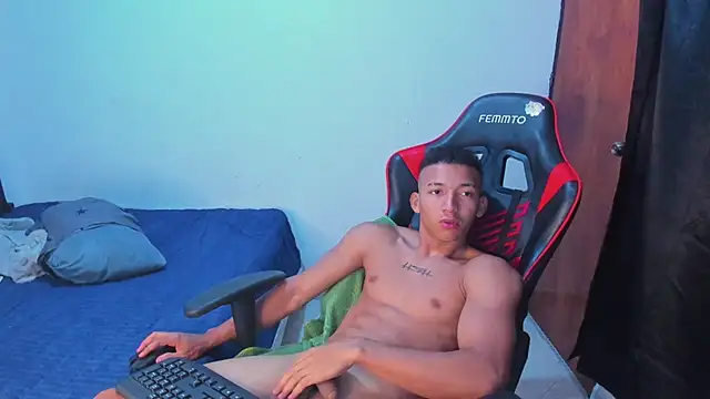 Snapshot of JuanchiT66 chatting on 06-05-26, 02:40 JuanchiT66 online show from 06-05-26, 02:40