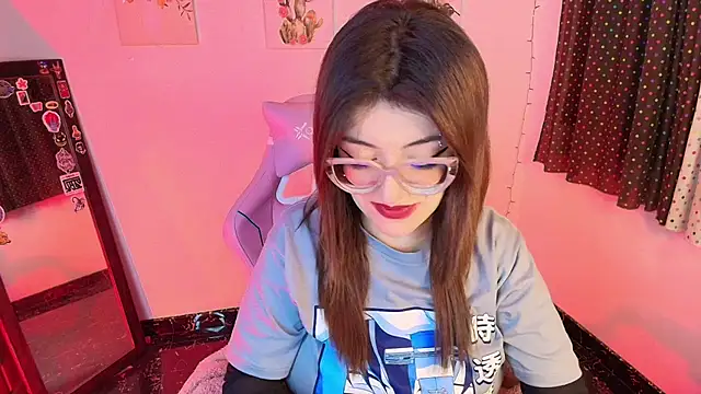 isaferrer06 online show from 11-20-25, 04:56