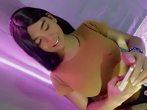 Snapshot of slutty_piinkie chatting on 09-22-25, 01:40 slutty piinkie online show from 09-22-25, 01:40