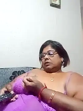 Snapshot of mileesha chatting on 11-21-25, 06:39 mileesha online show from 11-21-25, 06:39