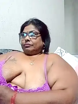 Snapshot of mileesha chatting on 12-14-25, 06:56 mileesha online show from 12-14-25, 06:56