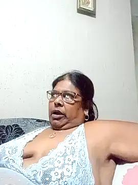 Snapshot of mileesha chatting on 01-13-26, 08:14 mileesha online show from 01-13-26, 08:14