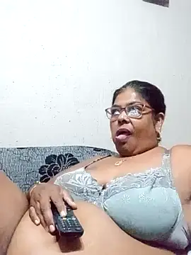 Snapshot of mileesha chatting on 01-14-26, 06:35 mileesha online show from 01-14-26, 06:35