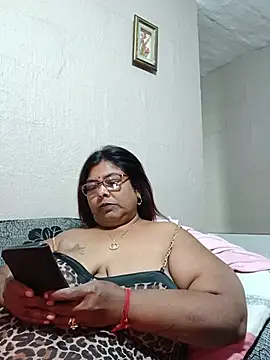 Snapshot of mileesha chatting on 07-18-26, 06:34 mileesha online show from 07-18-26, 06:34