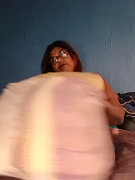 Snapshot of mileesha chatting on 07-28-26, 02:57 mileesha online show from 07-28-26, 02:57
