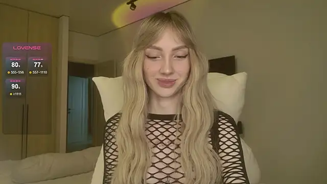 Lunainnk online show from 04-30-26, 01:56