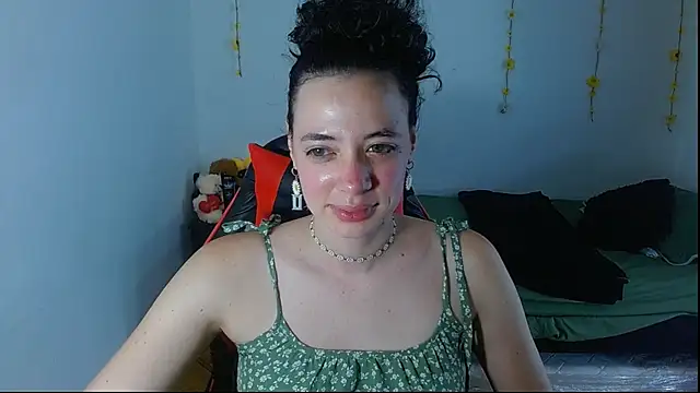 Snapshot of sajecrismaa chatting on 06-01-26, 10:11 sajecrismaa online show from 06-01-26, 10:11