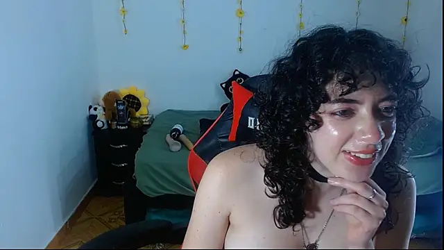 Snapshot of sajecrismaa chatting on 06-11-26, 12:32 sajecrismaa online show from 06-11-26, 12:32