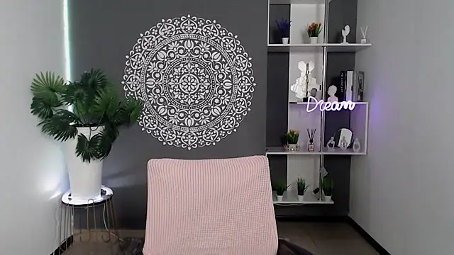 LunaPurrr online show from 09-16-25, 05:52