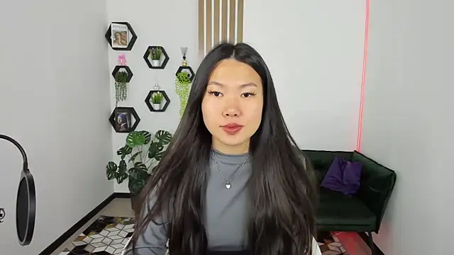 LunaPurrr online show from 09-19-25, 11:16