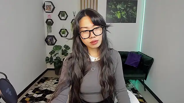 LunaPurrr online show from 11-13-25, 01:04