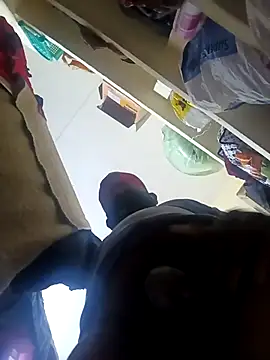 Snapshot of Tamilpayan09876 chatting on 12-21-25, 09:44 Tamilpayan09876 online show from 12-21-25, 09:44