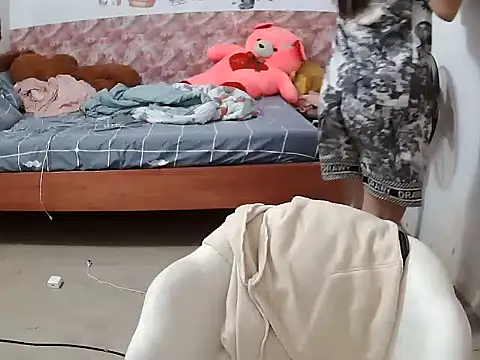 Linda-24 online show from 10-23-25, 10:19