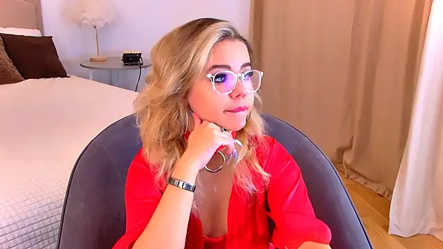 Snapshot of PrincessSlay chatting on 09-18-25, 05:20 PrincessSlay online show from 09-18-25, 05:20