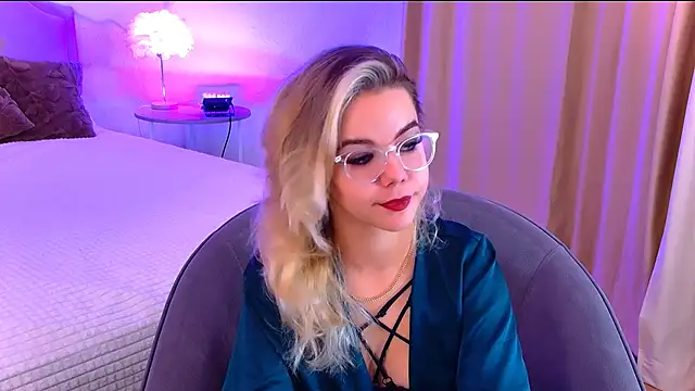 Snapshot of PrincessSlay chatting on 09-19-25, 05:31 PrincessSlay online show from 09-19-25, 05:31