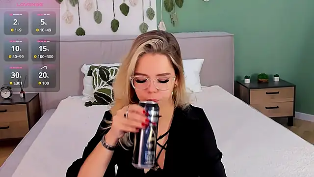 Snapshot of PrincessSlay chatting on 10-03-25, 05:37 PrincessSlay online show from 10-03-25, 05:37